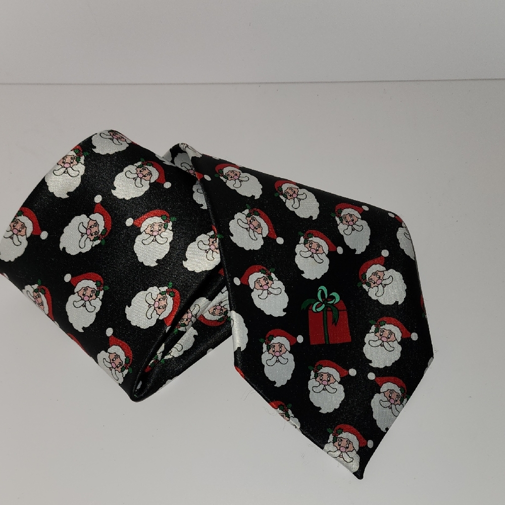 Walnut Ridge Santa Claus Patterned Tie